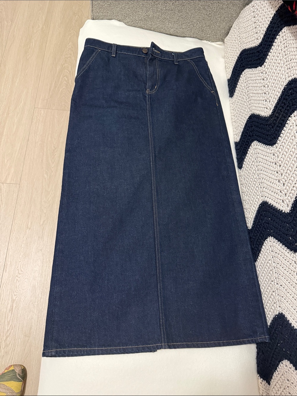 Aritzia Dark Blue Denim Midi Skirt - Classic A-Line